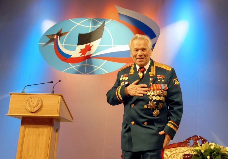 Михаил Тимофеевич Калашников