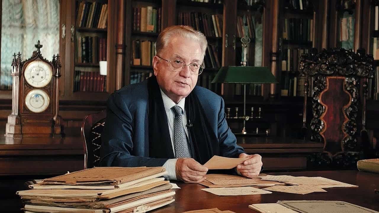 Михаил Пиотровский