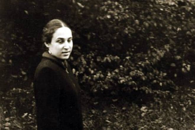 Юнна Петровна Мориц