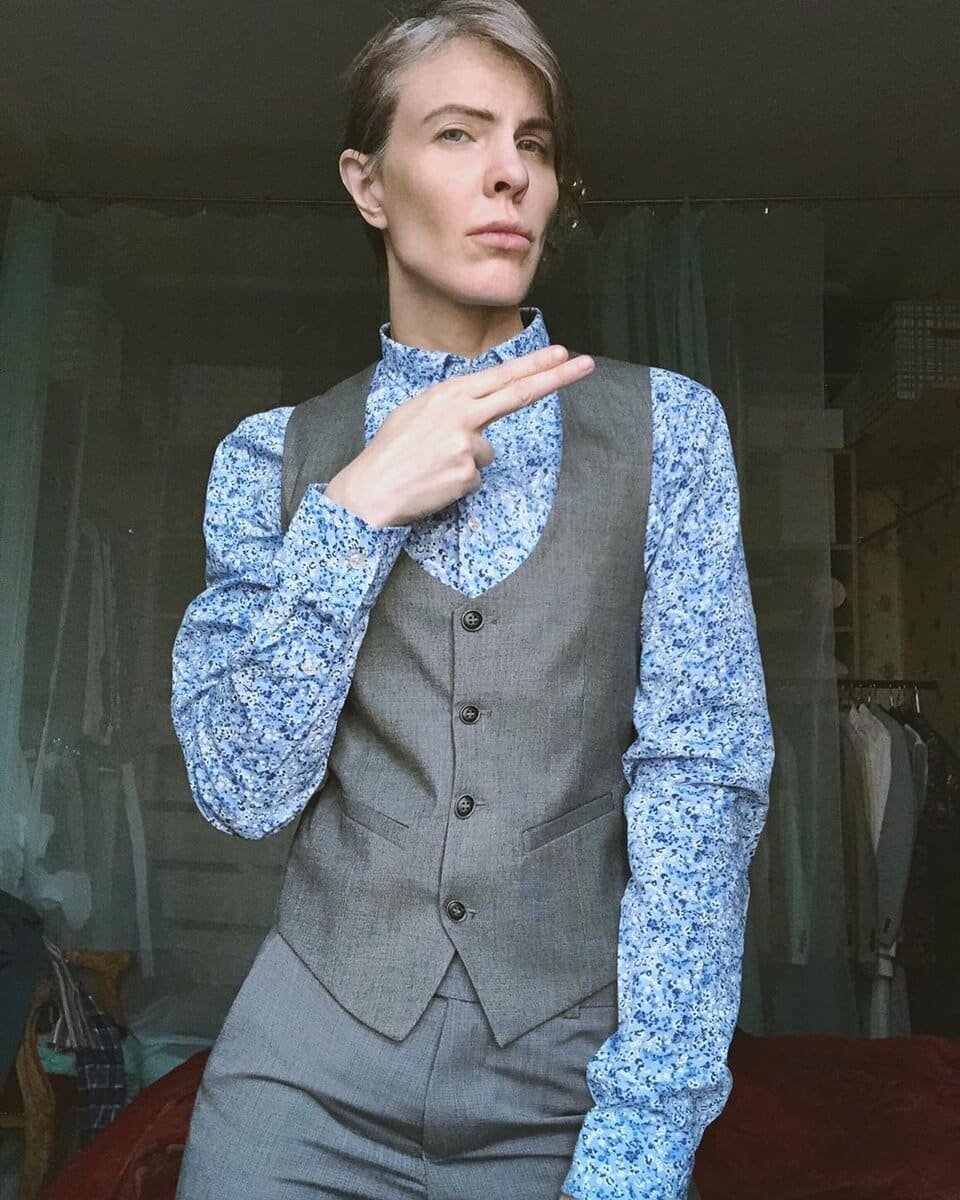Джулия Ванг