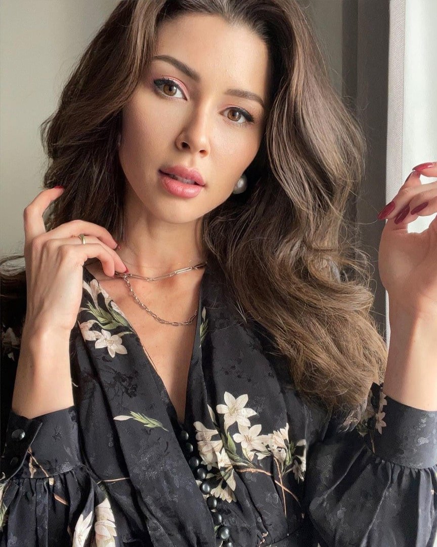 Анна Заворотнюк