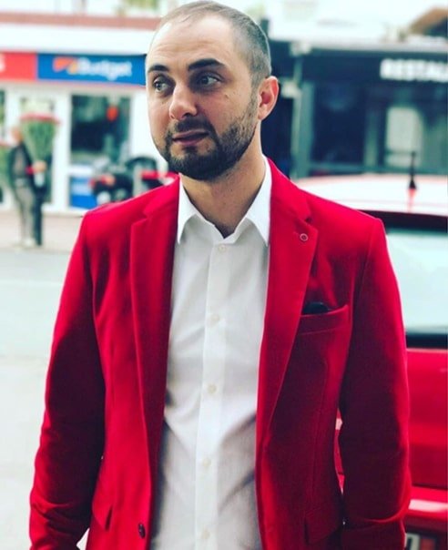 Демис Карибидис