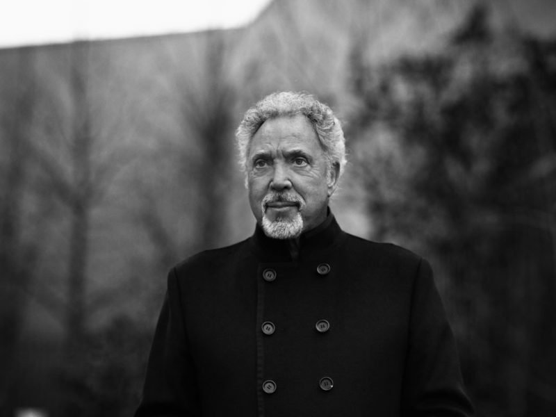 Том Джонс (Tom Jones)