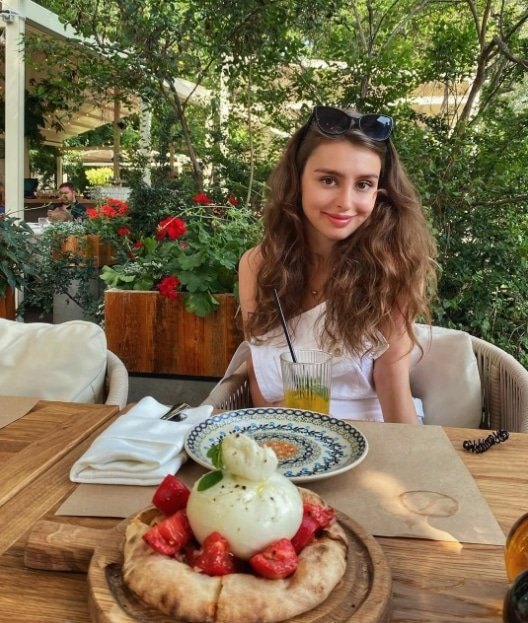 Кристина Арустамова