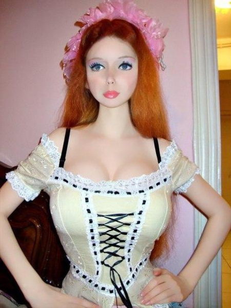 Живая кукла Лолита Ричи – новая звезда интернета