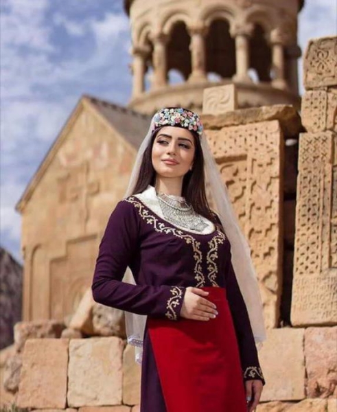 Самые красивые армянки (фото). Топ самых красивых армянок